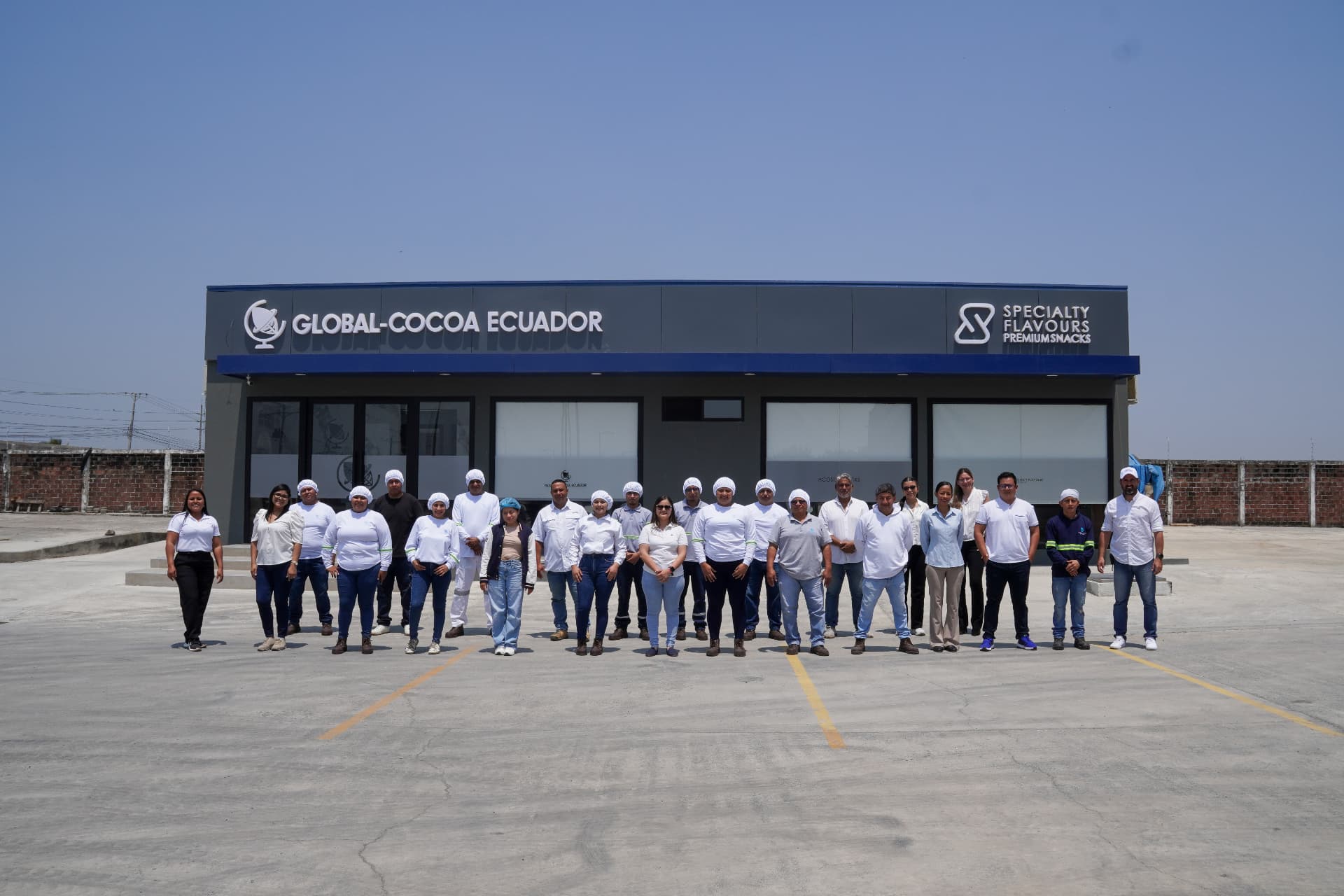 Global Cocoa Ecuador team in front of their facilities